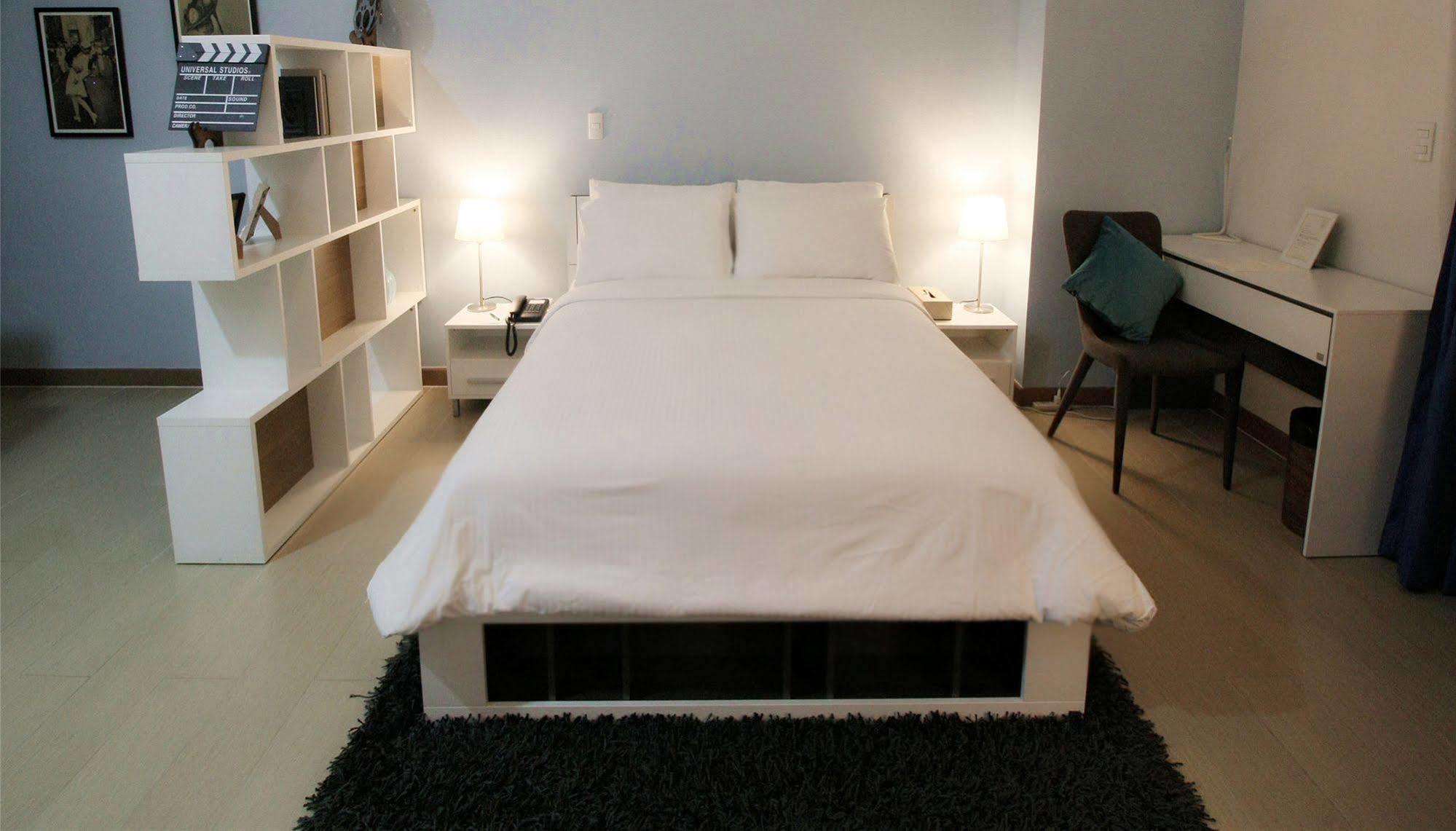 Maxstays - Max Style @ The Venice Residences Taguig Ngoại thất bức ảnh